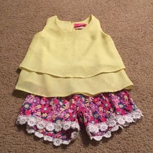 3T Lot  , 4 outfits and 3 dresses